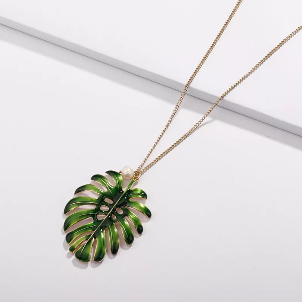 Monstera Tropical Leaf Pendant